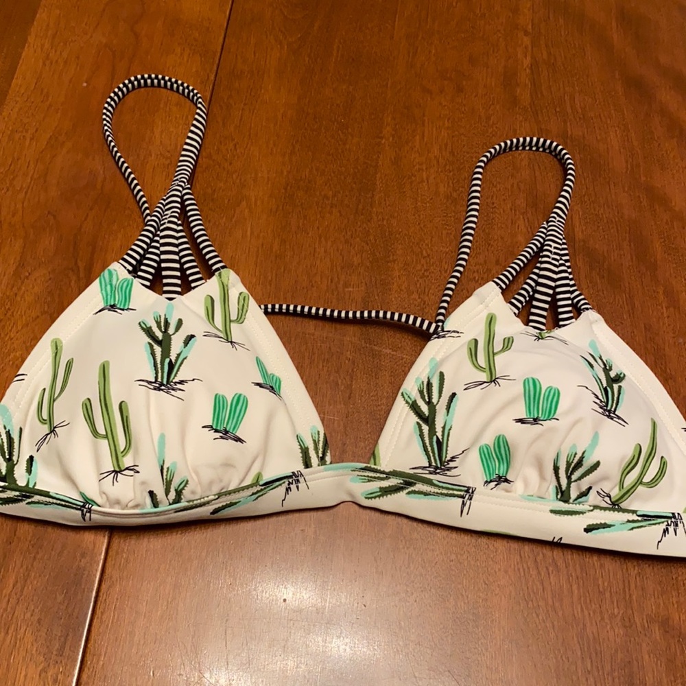 Xhilaration medium cactus cute bikini top
